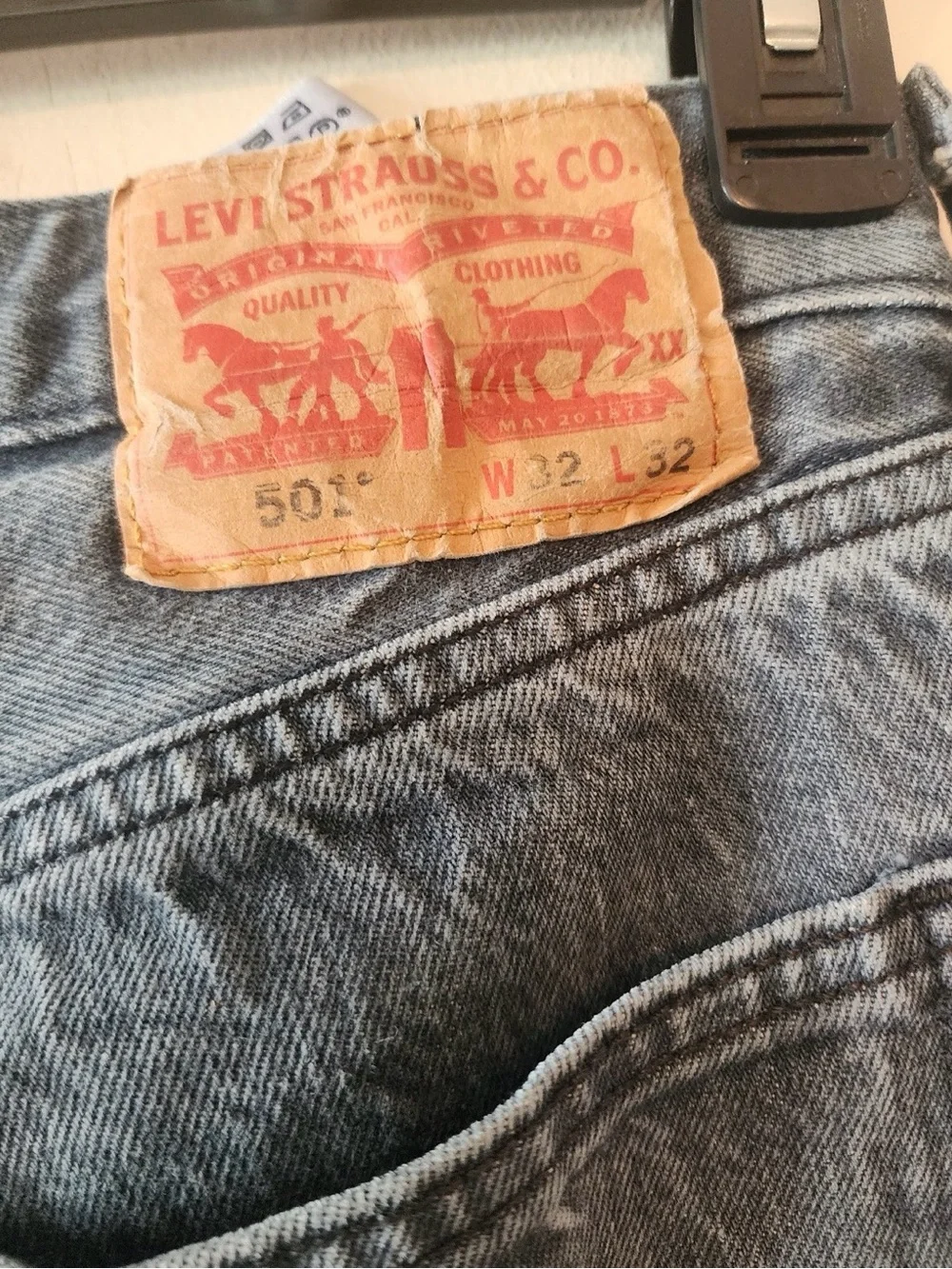Levi's Jeans Mens 32X32 Light Gray 501 Straight Button Fly Denim